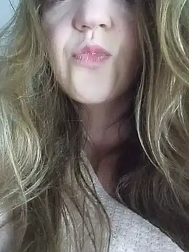 KattyLuuu online show from July 2026 07:43:01 PM