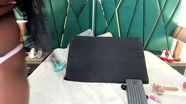 Tamara Myller online show from September 2025 12:18:01 PM