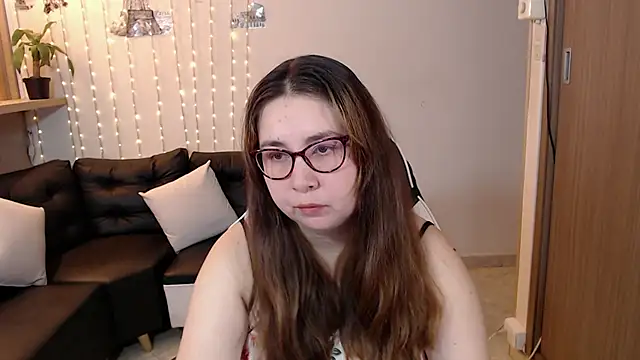 chloe prg online show from February 2025 01:11:01 PM