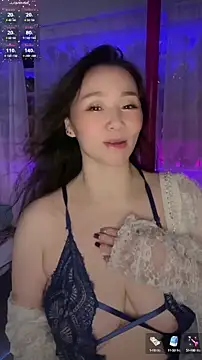 Snapshot of baobaomiqi_linger chatting on September 2025 04:22:02 PM baobaomiqi linger online show from September 2025 04:22:02 PM