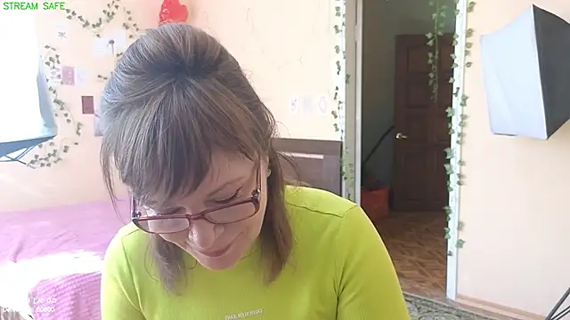 Miss Moren online show from June 2026 05:23:02 AM
