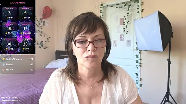 Miss Moren online show from June 2026 12:22:01 PM