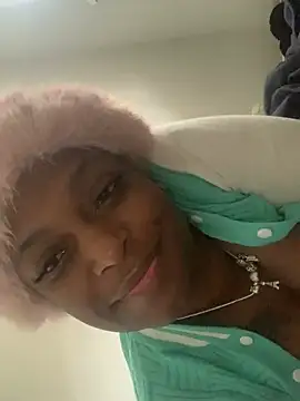 Snapshot of honeywetpussi chatting on December 2024 04:14:02 PM honeywetpussi online show from December 2024 04:14:02 PM