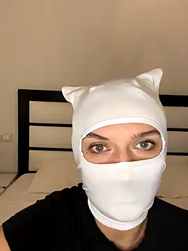 Nikki Hoee online show from November 2025 09:50:02 PM