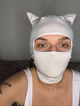 Nikki Hoee online show from November 2025 06:35:02 PM