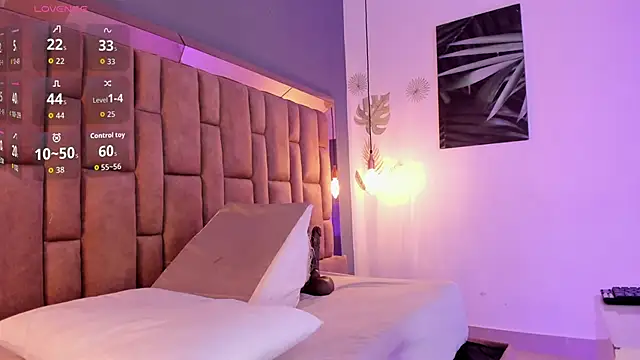 victoriaroyce1 online show from September 2025 12:41:02 PM