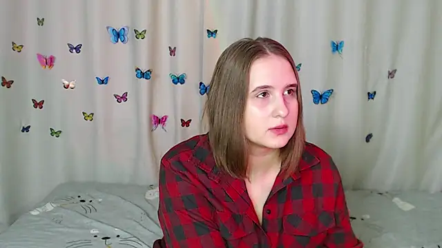 Snapshot of Phantommira chatting on January 2025 01:00:02 PM Phantommira online show from January 2025 01:00:02 PM