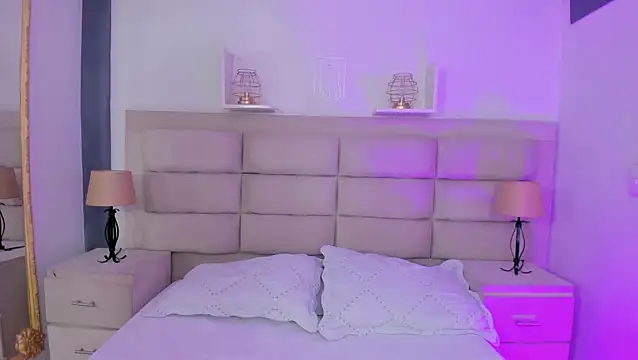 RoseCassie online show from February 2025 12:33:01 PM