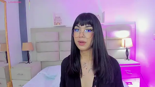 RoseCassie online show from February 2025 07:09:01 PM