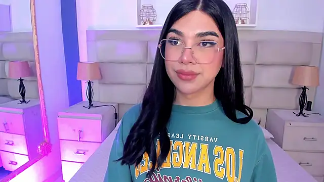 RoseCassie online show from September 2025 12:53:01 PM