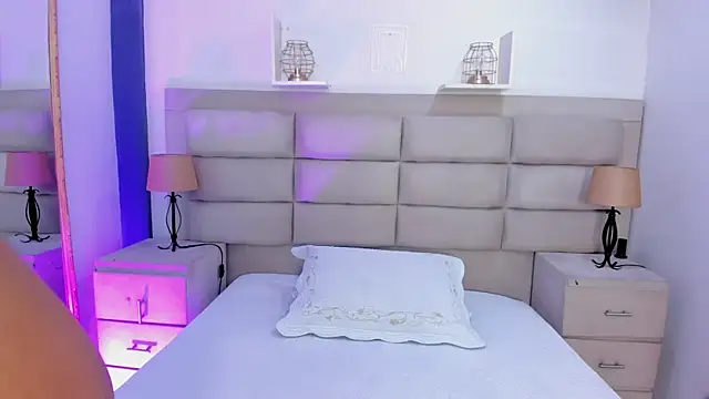 RoseCassie online show from October 2025 12:55:02 PM