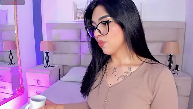 RoseCassie online show from October 2025 01:30:02 PM