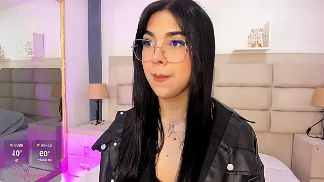 RoseCassie online show from October 2025 12:59:01 PM