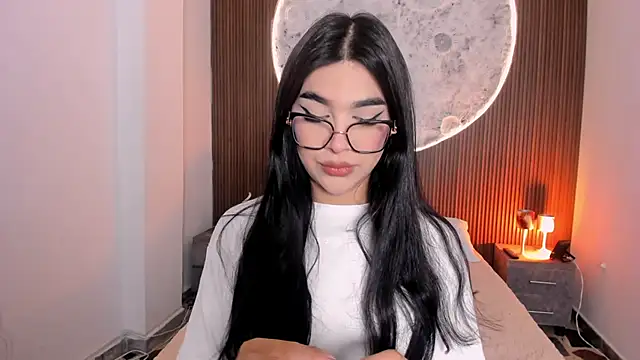 Snapshot of RoseCassie chatting on April 2026 01:05:02 PM RoseCassie online show from April 2026 01:05:02 PM