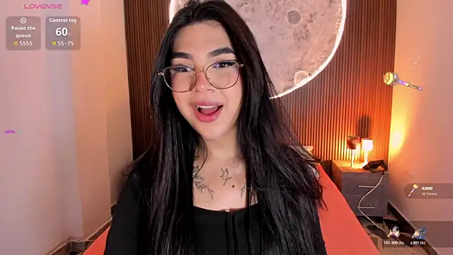 Snapshot of RoseCassie chatting on May 2026 01:38:02 PM RoseCassie online show from May 2026 01:38:02 PM