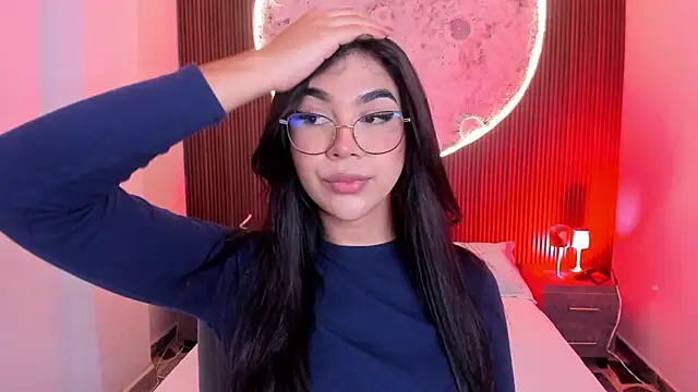 Snapshot of RoseCassie chatting on May 2026 02:33:02 PM RoseCassie online show from May 2026 02:33:02 PM