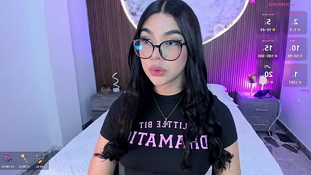 Snapshot of RoseCassie chatting on May 2026 12:44:01 PM RoseCassie online show from May 2026 12:44:01 PM
