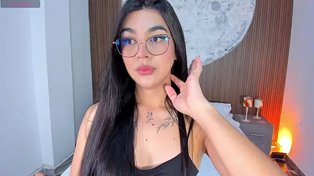 Snapshot of RoseCassie chatting on May 2026 12:53:02 PM RoseCassie online show from May 2026 12:53:02 PM