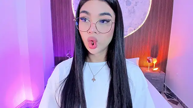 Snapshot of RoseCassie chatting on May 2026 02:23:01 PM RoseCassie online show from May 2026 02:23:01 PM