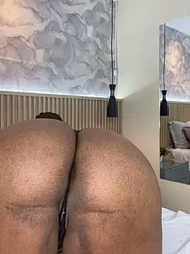 Snapshot of AinaraJimenez chatting on February 2026 06:26:01 AM AinaraJimenez online show from February 2026 06:26:01 AM