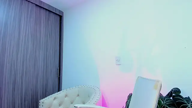 Sara Leblanc online show from October 2025 04:20:02 PM