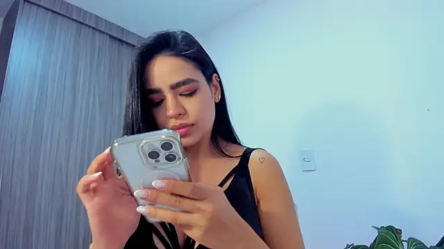 Sara Leblanc online show from November 2025 04:07:01 PM