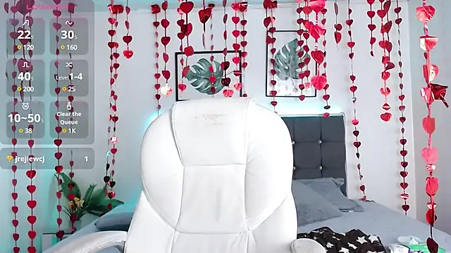 mia collens online show from February 2025 02:24:02 AM