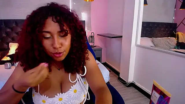 lauraltt online show from January 2025 06:57:02 PM