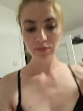 Anne-Mo online show from August 2026 07:38:01 PM