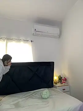 Lily Woodz online show from March 2026 07:06:02 PM