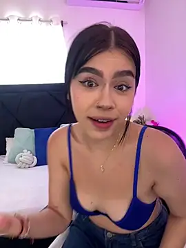 Lily Woodz online show from April 2026 02:44:01 PM