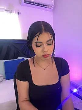Snapshot of Lily_Woodz chatting on May 2026 07:11:02 PM Lily Woodz online show from May 2026 07:11:02 PM