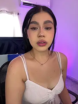 Snapshot of Lily_Woodz chatting on May 2026 07:11:01 PM Lily Woodz online show from May 2026 07:11:01 PM