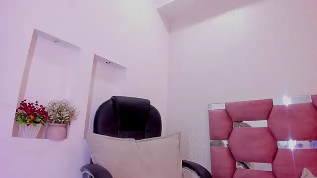 celeste smmith  online show from September 2025 08:08:01 PM