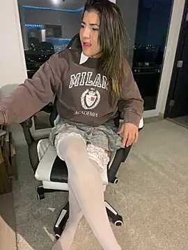 AlejandritaMilano online show from April 2026 01:32:01 AM