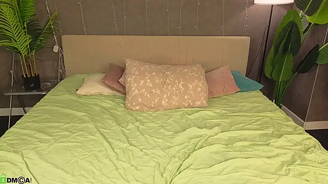 Mollly Rouge online show from April 2026 12:08:01 AM