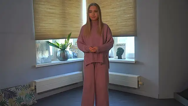 HildColden online show from December 2024 06:55:02 AM