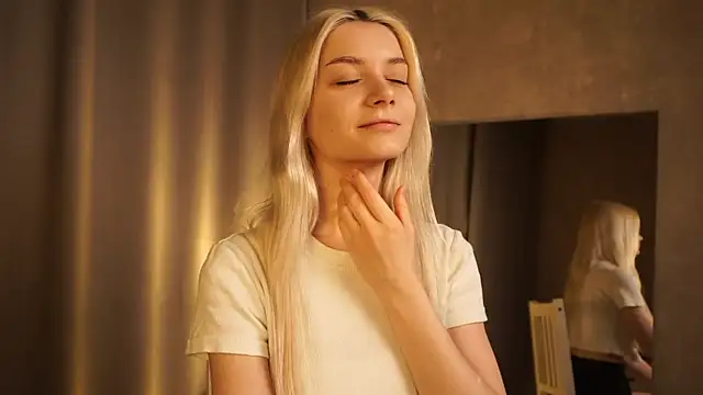 Snapshot of Hi_my_name_is chatting on February 2025 02:44:01 PM Hi my name is online show from February 2025 02:44:01 PM