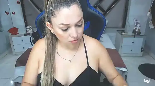 natalia5560 online show from February 2025 01:54:01 PM