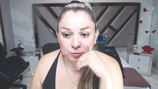 natalia5560 online show from February 2025 02:04:02 PM