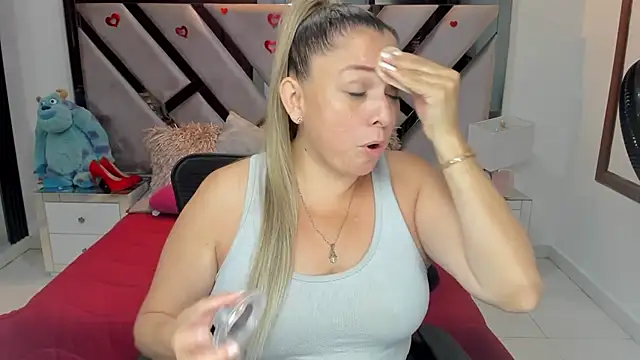 natalia5560 online show from October 2025 01:12:02 PM