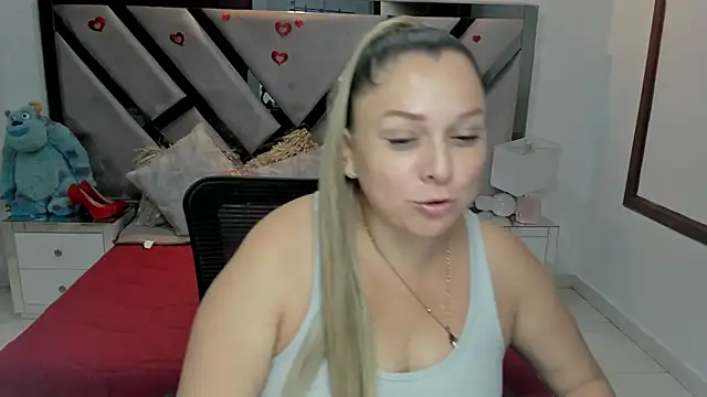 natalia5560 online show from October 2025 01:12:01 PM