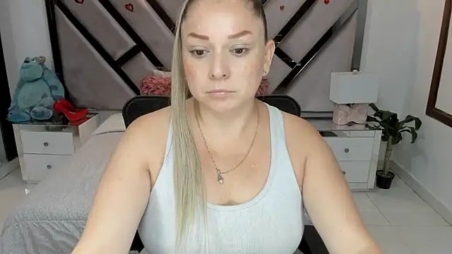 natalia5560 online show from November 2025 01:33:02 PM