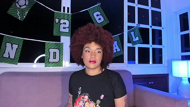 Snapshot of loladupont chatting on June 2026 03:04:01 AM loladupont online show from June 2026 03:04:01 AM