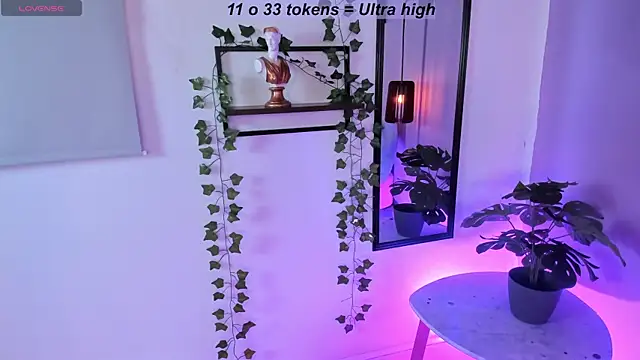 Snapshot of Little_lili19 chatting on April 2026 08:57:02 PM Little lili19 online show from April 2026 08:57:02 PM