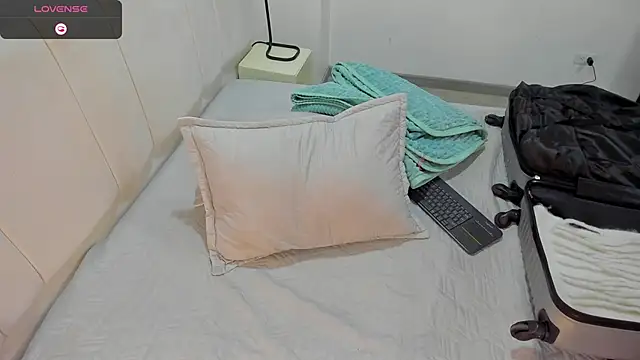 AbrilSonne online show from February 2025 10:20:02 PM