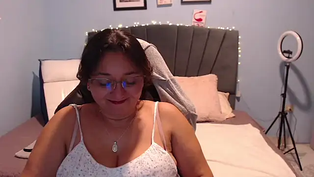 AngelRouss online show from February 2025 03:04:02 PM