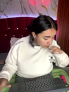 michell boobs  online show from October 2025 01:34:01 PM