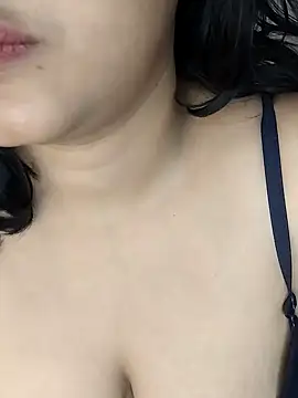 Snapshot of Riya_Stream01 chatting on January 2025 09:08:01 PM Riya Stream01 online show from January 2025 09:08:01 PM