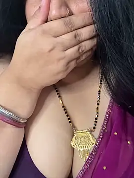 FlatVincy4 online show from October 2025 08:53:02 AM